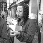 这会不忙吃个橘子，吃橘子后也要发表一些感慨。